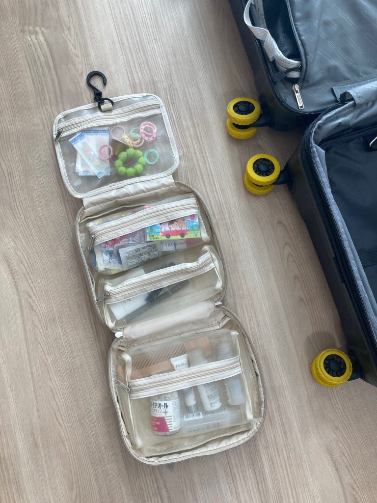 トラベルポーチ