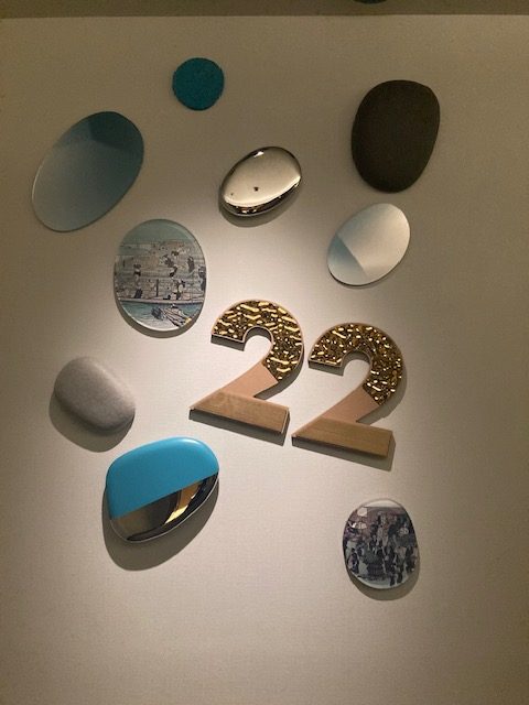 ２２階エレベーターホールの壁面装飾